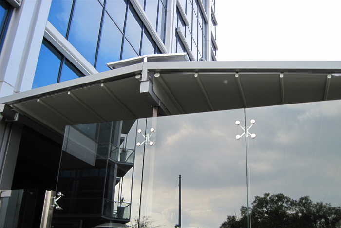 Pergotenda Retractable Awning